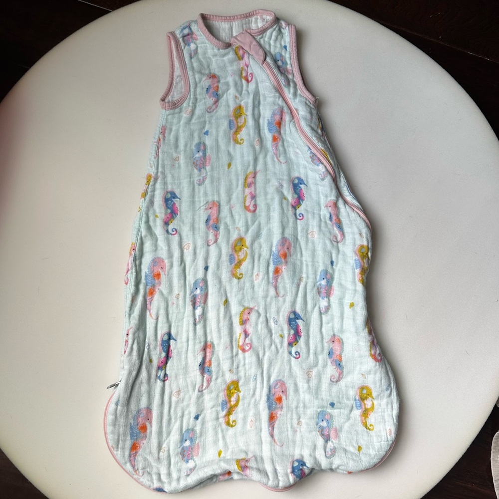 LOULOU LOLLIPOP MUSLIN PAINTERLY SEAHORSE 1 TOG SLEEPING BAG 3-12M